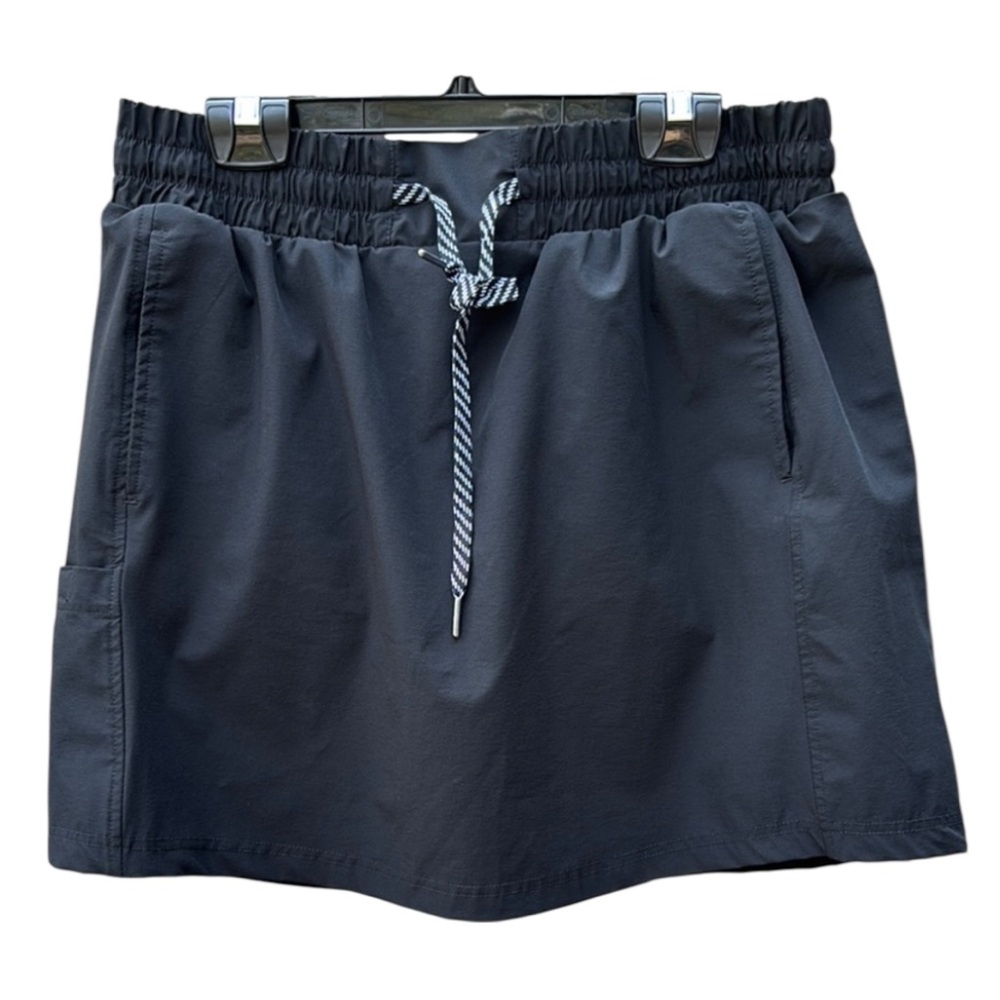 Avalanche Outdoor Supply Company Black Elastic Waist Skort  | Size L